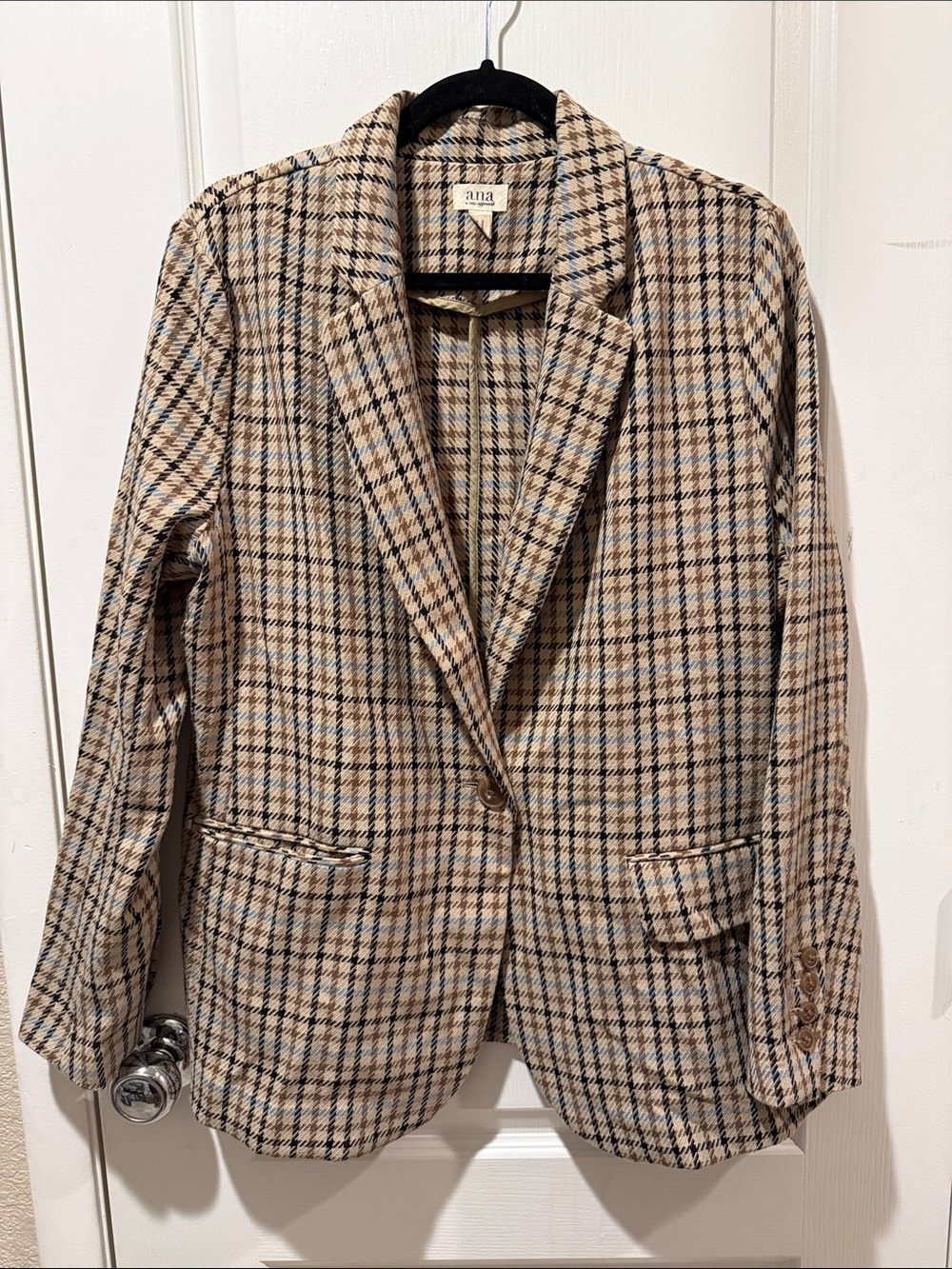 a.n.a Plaid Single-Button Blazer in Beige and Black
